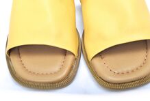 molly-bessa Elegantní sandály v krásné barevné kombinaci Molly Bessa 500 1737 žlutá, vel. 42