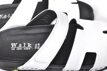 Walk in the city 7447 50790