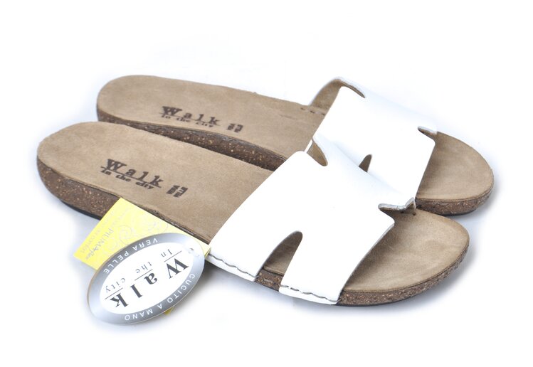 Walk in the city 7261 50910