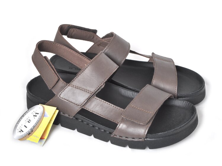 Walk in the city 8385 51270